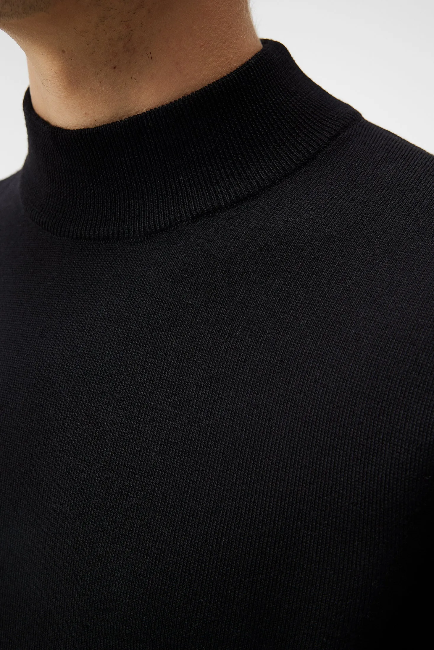 Norman Merino Turtle Neck / Black